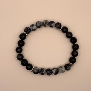 Women’s onyx and glass bracelet